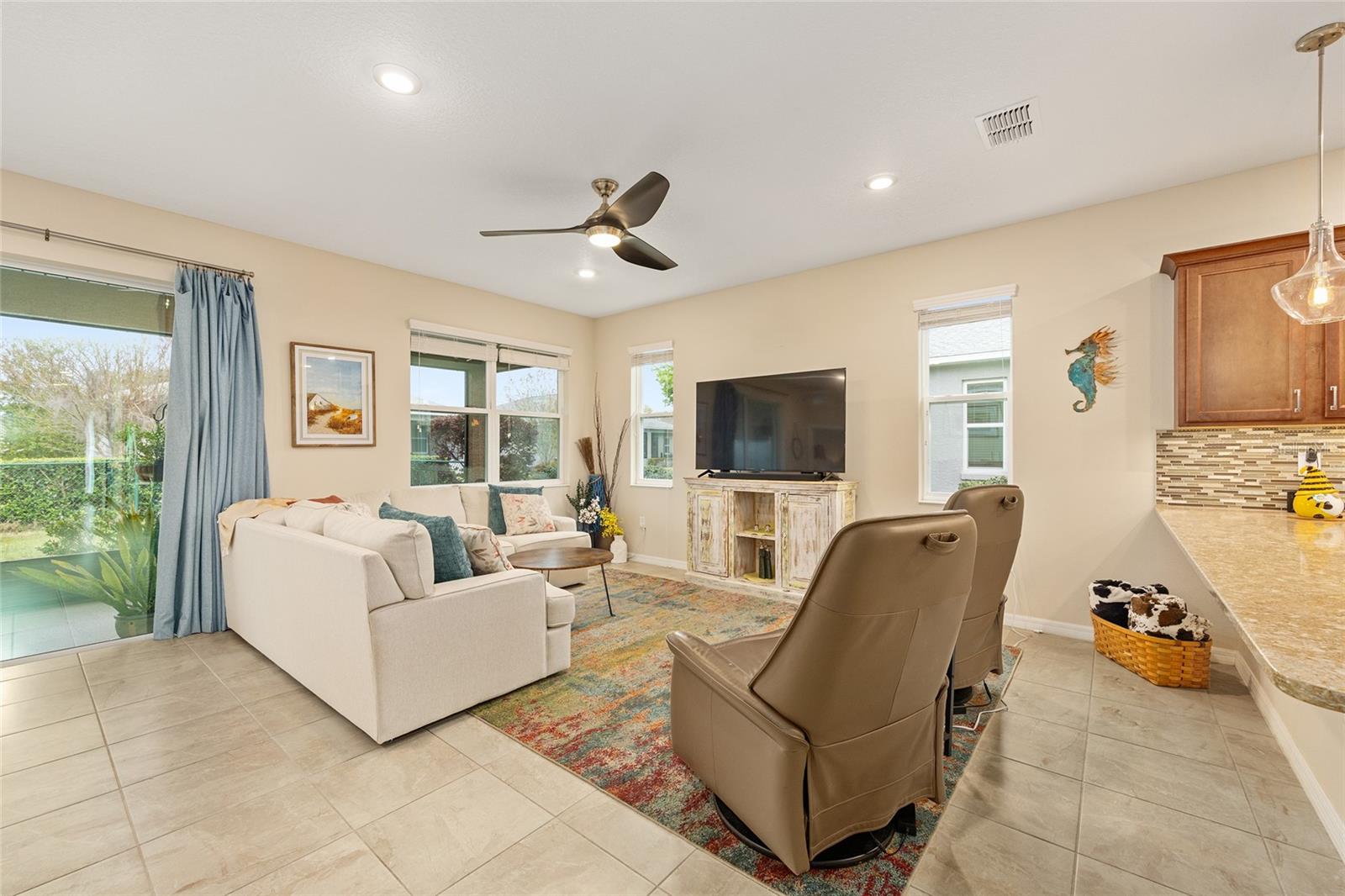 INDIGO EAST SOUTH - Residential