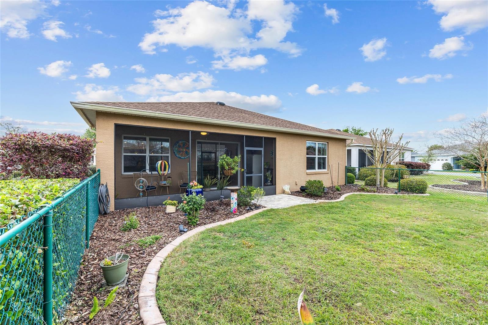 INDIGO EAST SOUTH - Residential