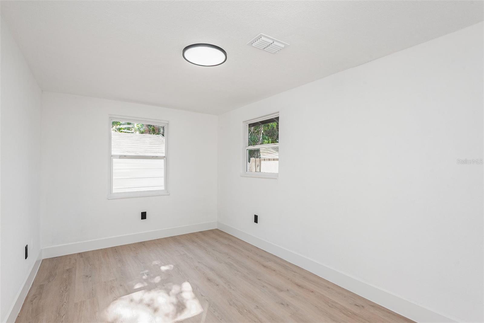 MENDELLS HAWKS PARK - Residential