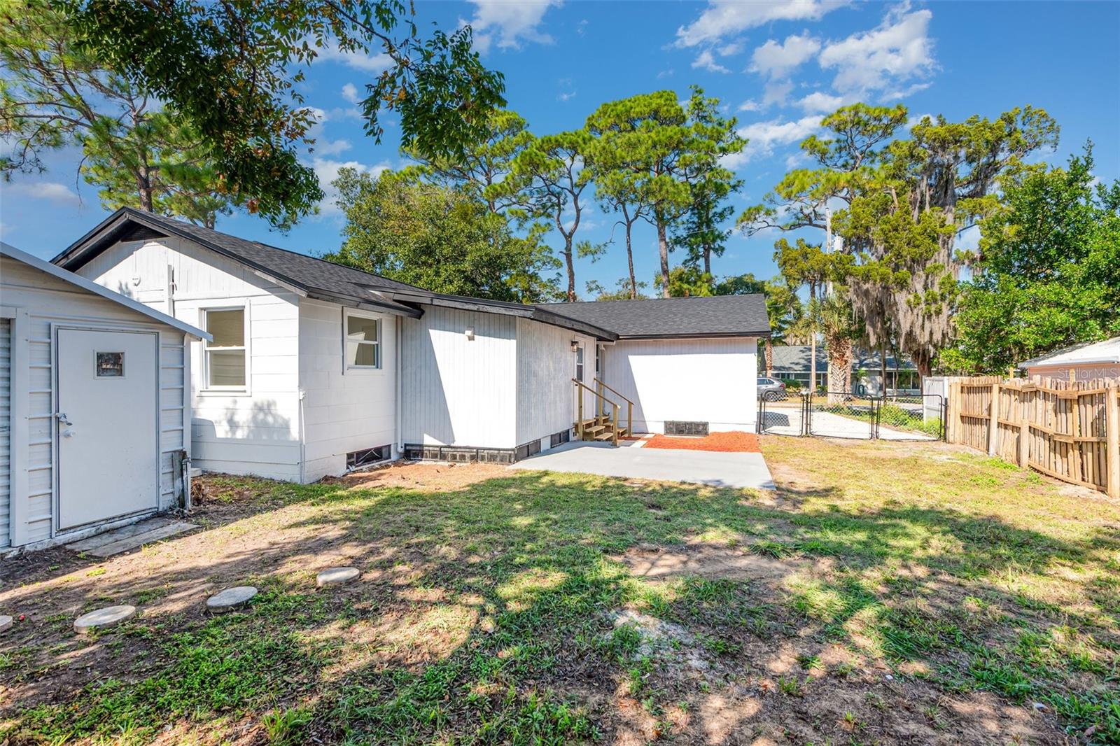 MENDELLS HAWKS PARK - Residential