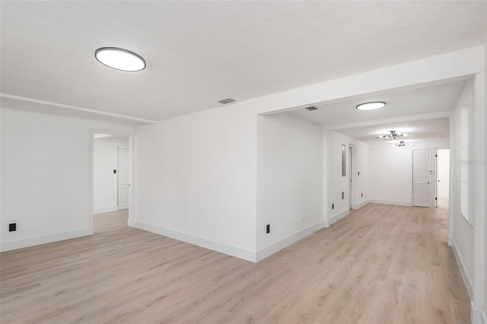 MENDELLS HAWKS PARK - Residential