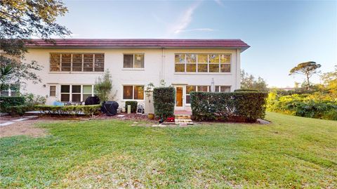 A home in WINTER HAVEN