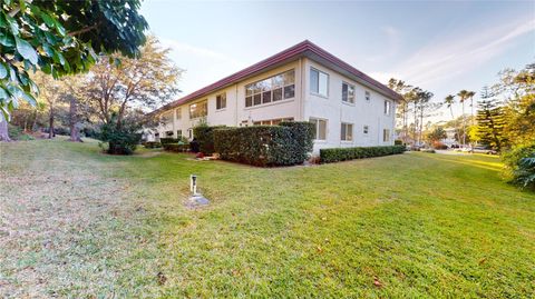 A home in WINTER HAVEN