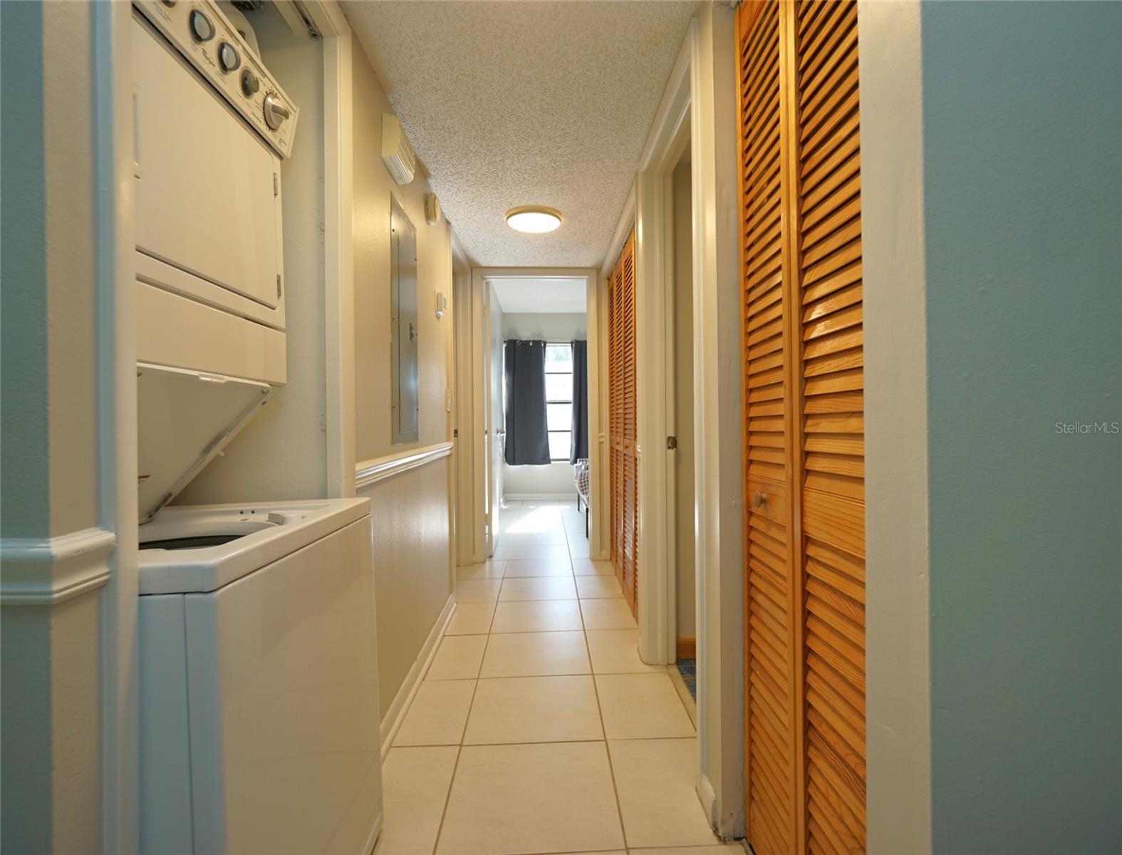 RIVER OAKS CONDO I - Residential Lease