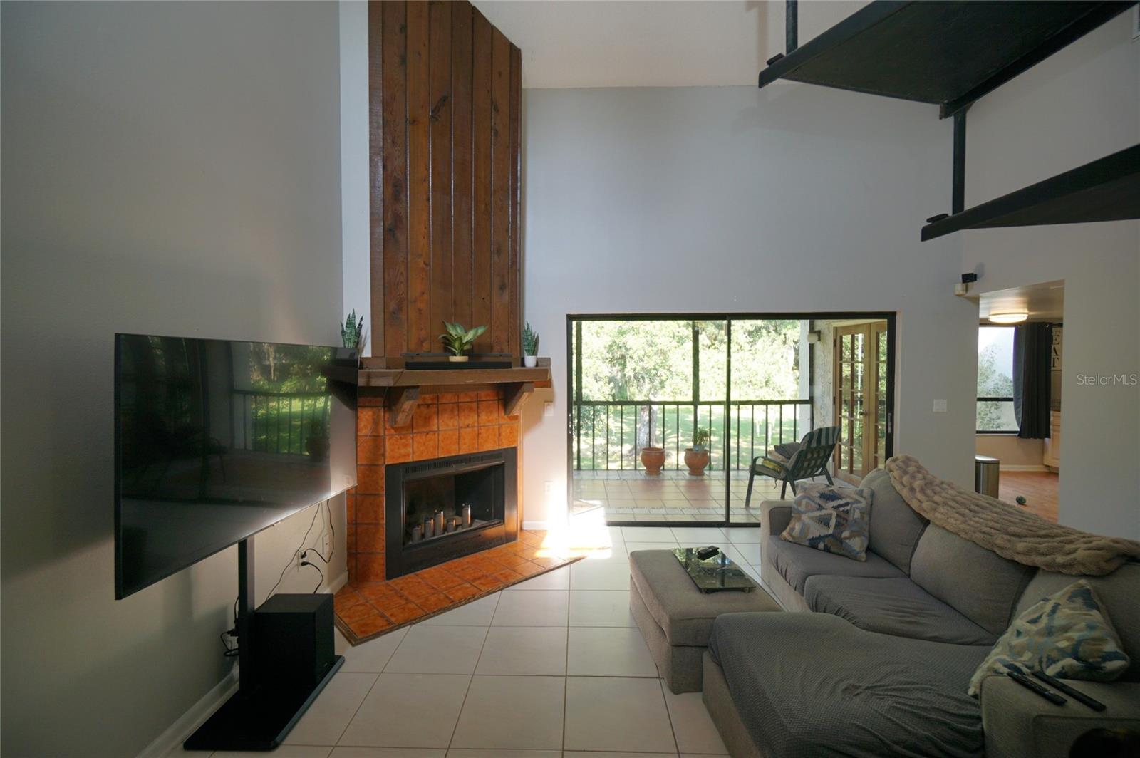 RIVER OAKS CONDO I - Residential Lease