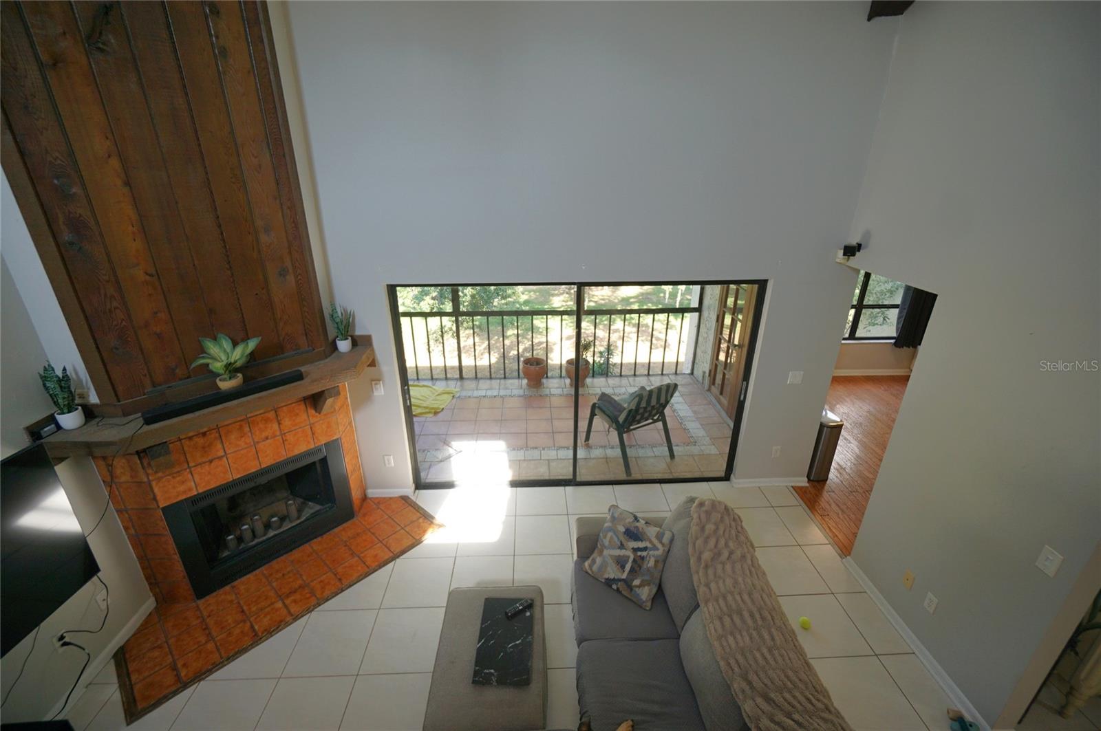 RIVER OAKS CONDO I - Residential Lease