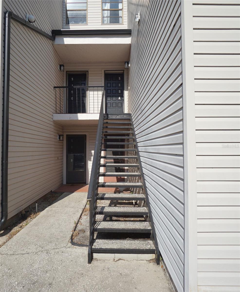 RIVER OAKS CONDO I - Residential Lease