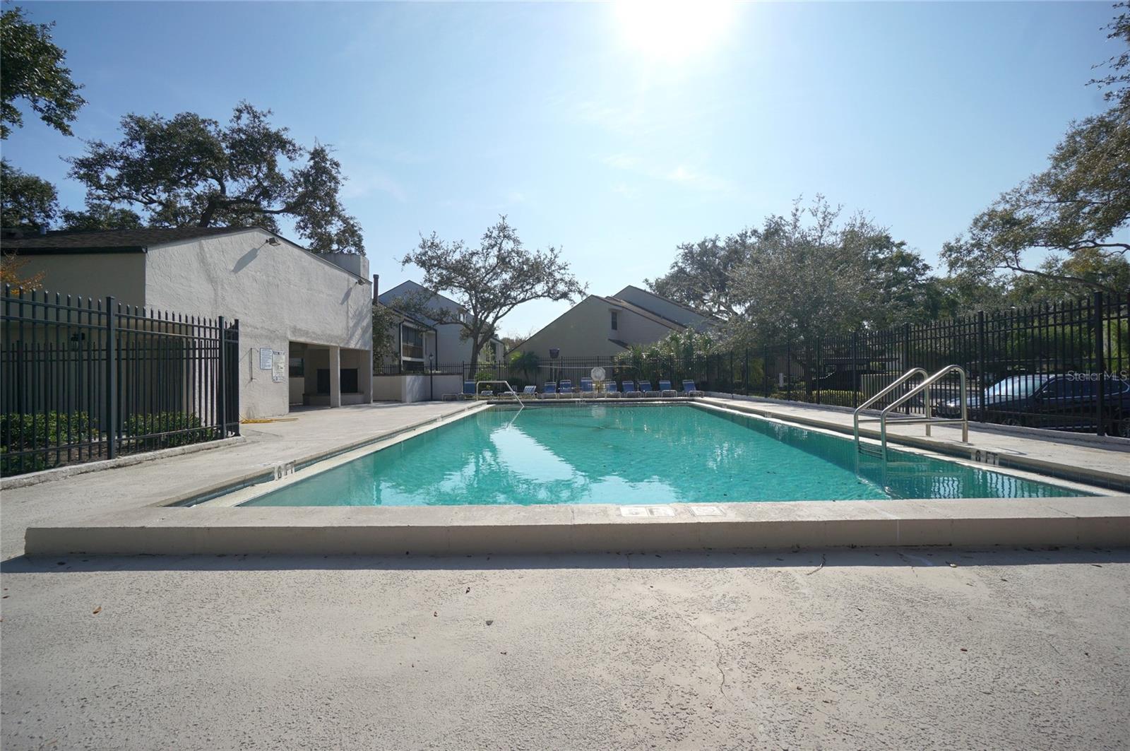 RIVER OAKS CONDO I - Residential Lease