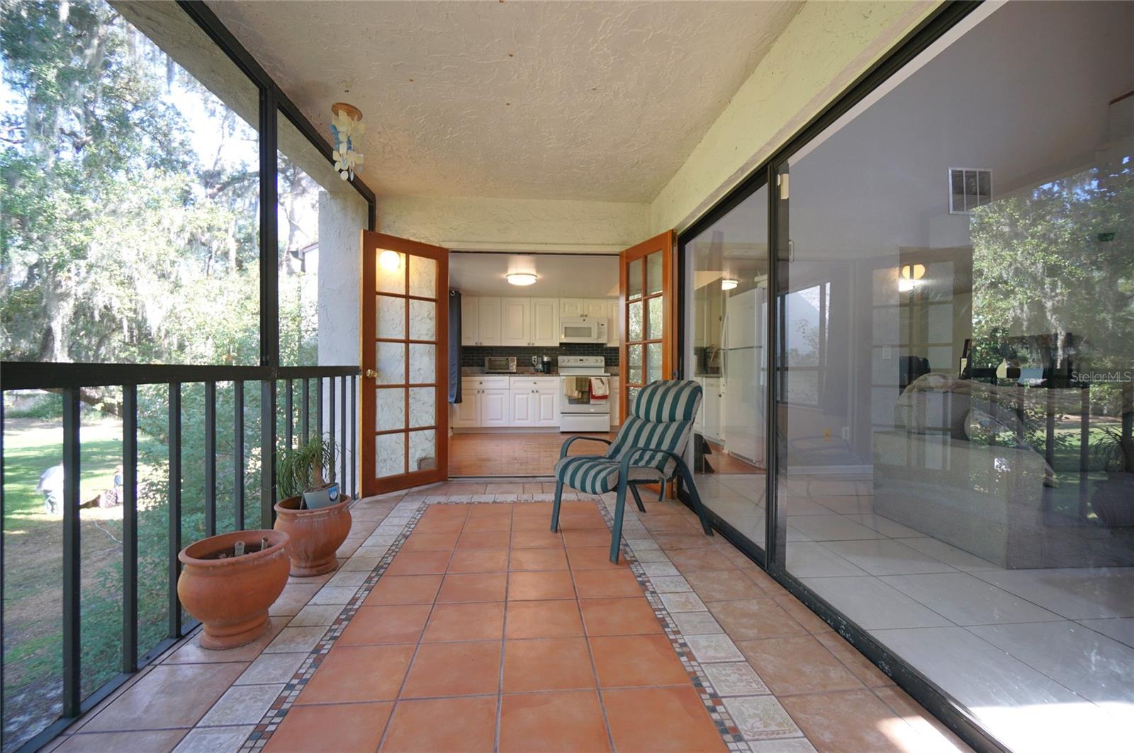 RIVER OAKS CONDO I - Residential Lease