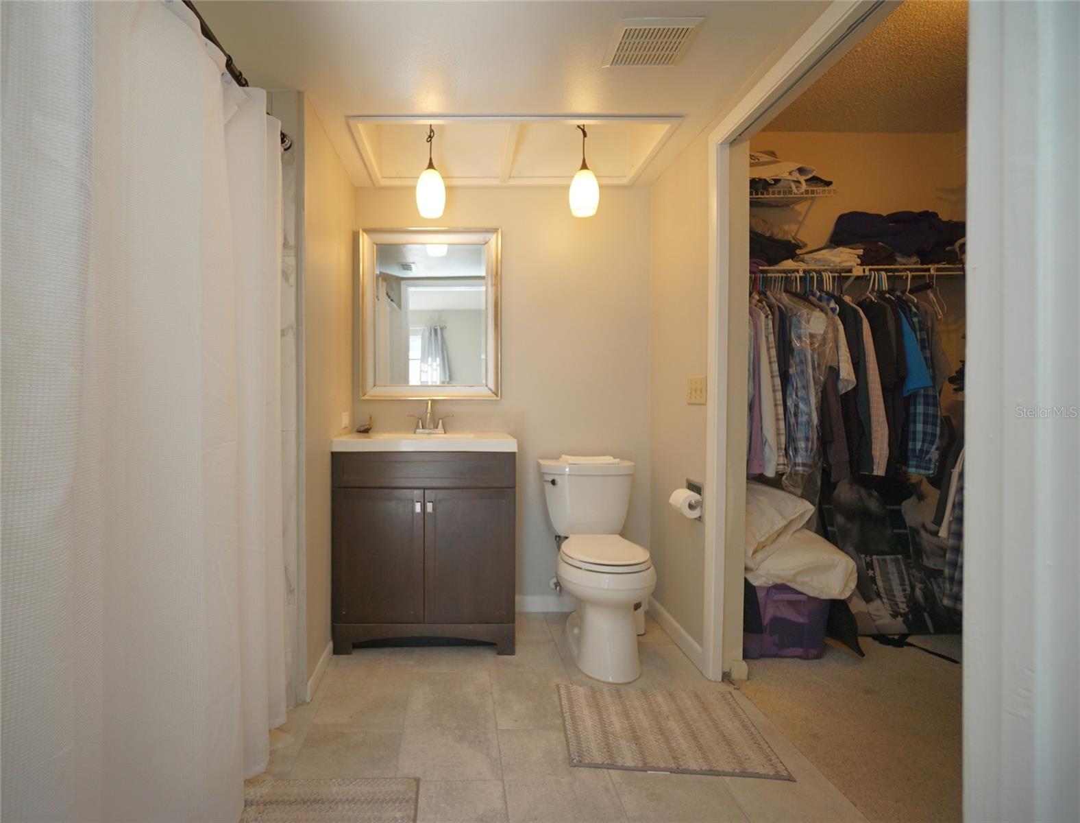 RIVER OAKS CONDO I - Residential Lease