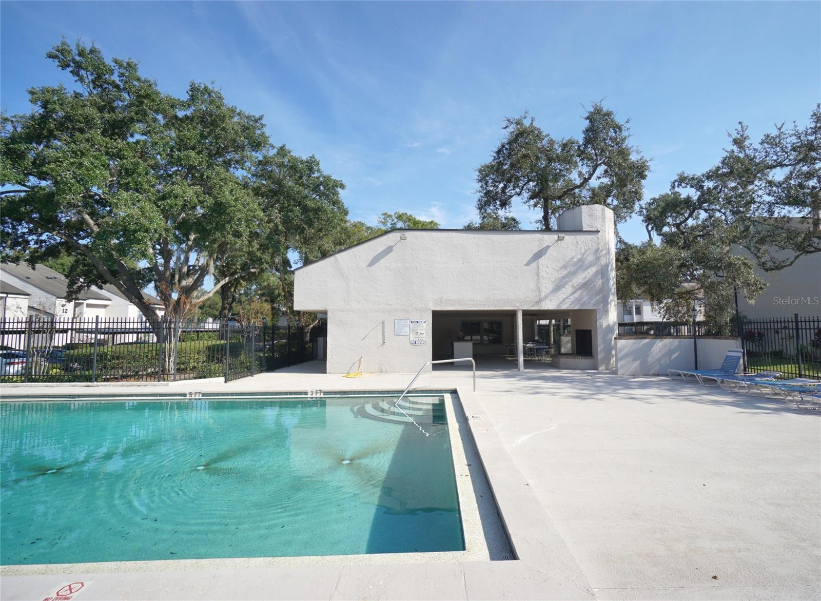 RIVER OAKS CONDO I - Residential Lease