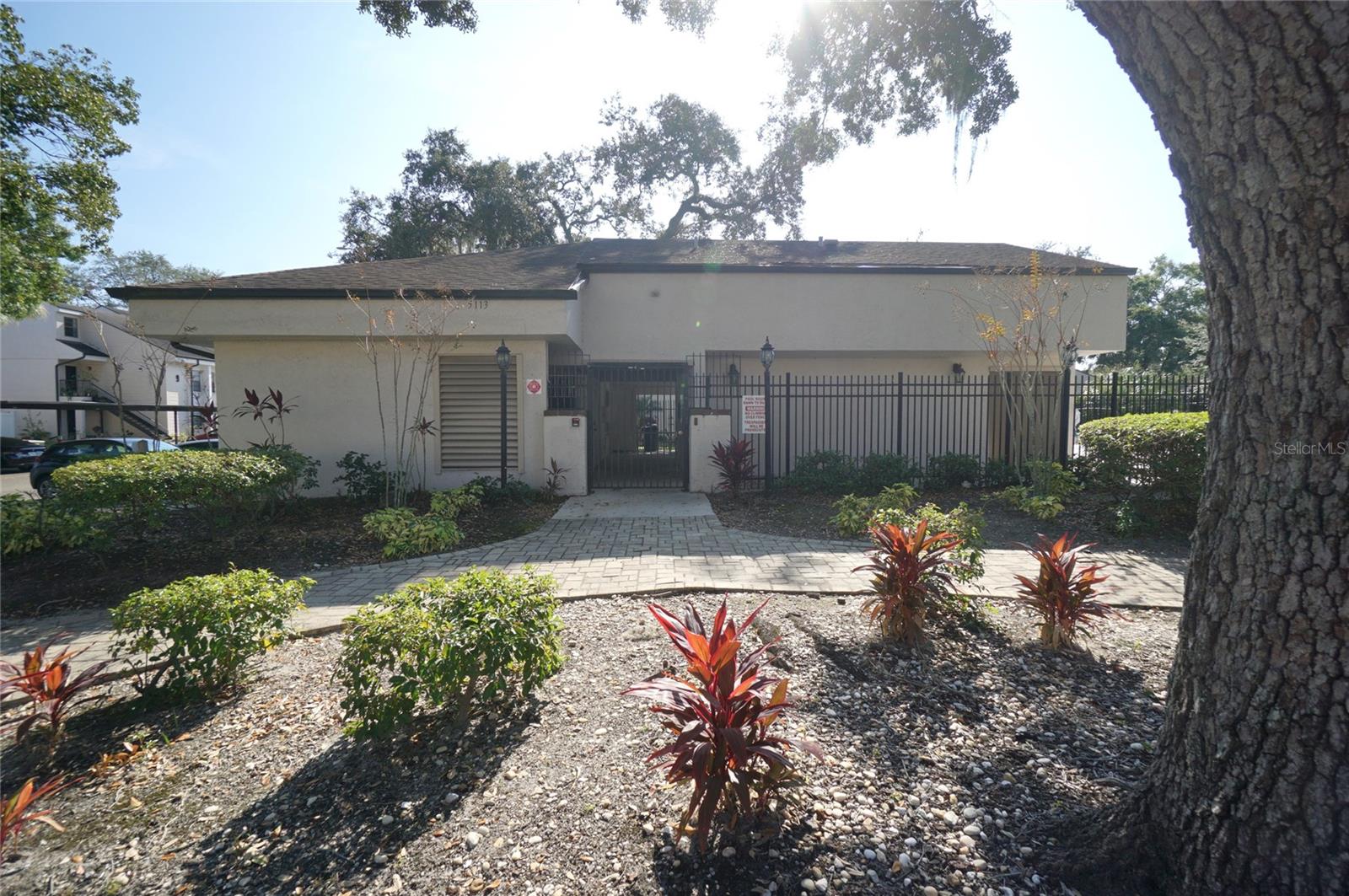 RIVER OAKS CONDO I - Residential Lease