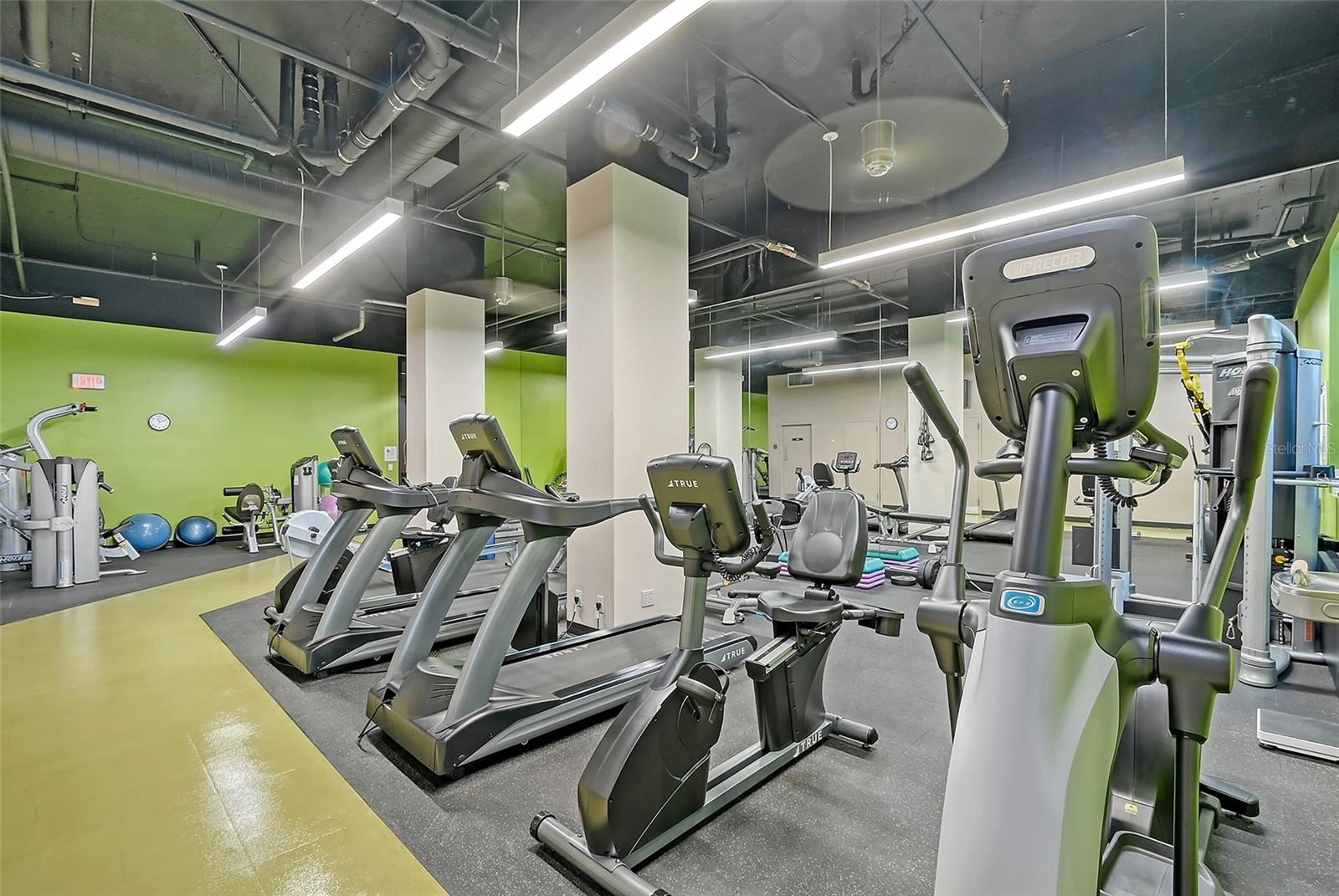 BAY PLAZA - Residential Lease