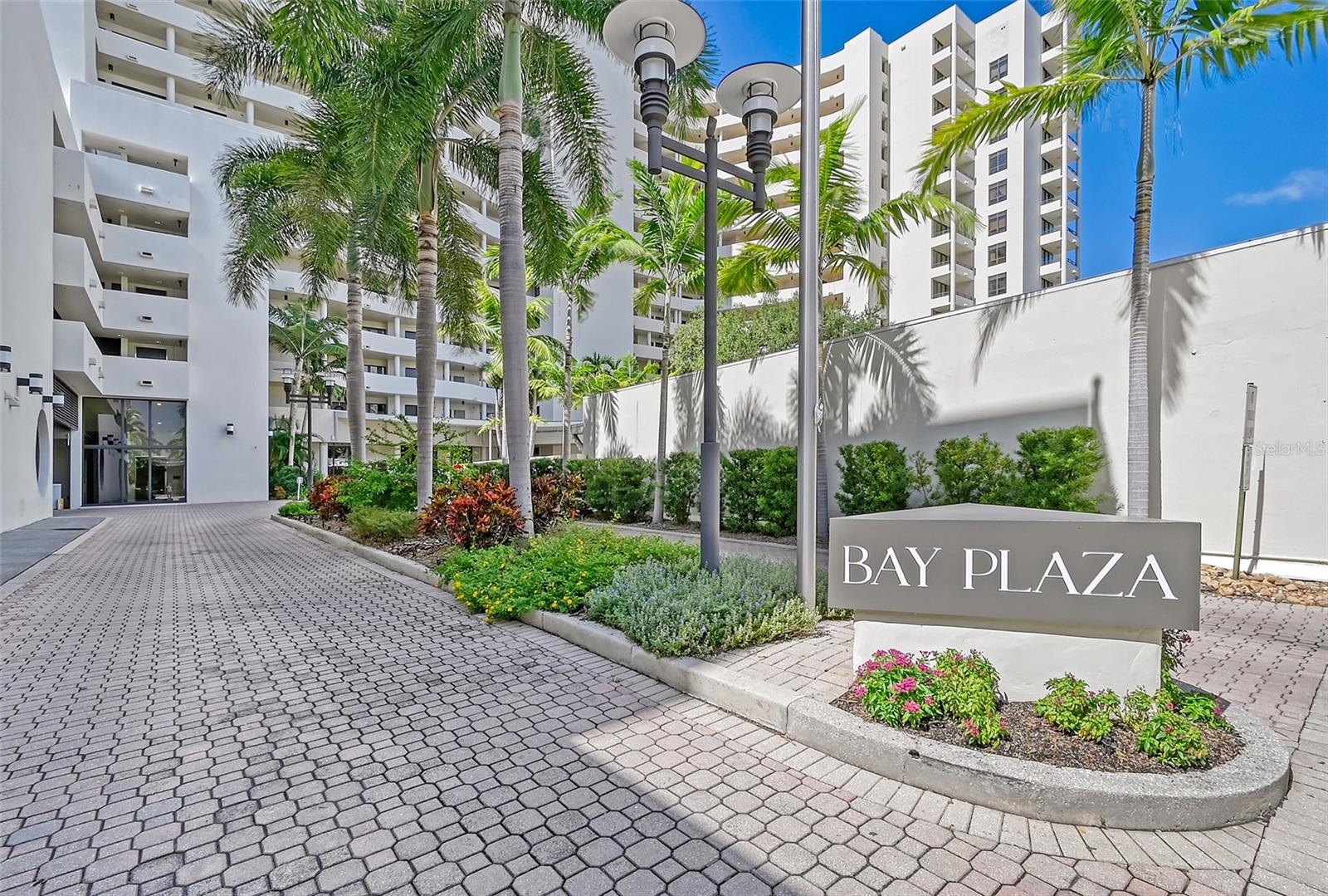 BAY PLAZA - Residential Lease
