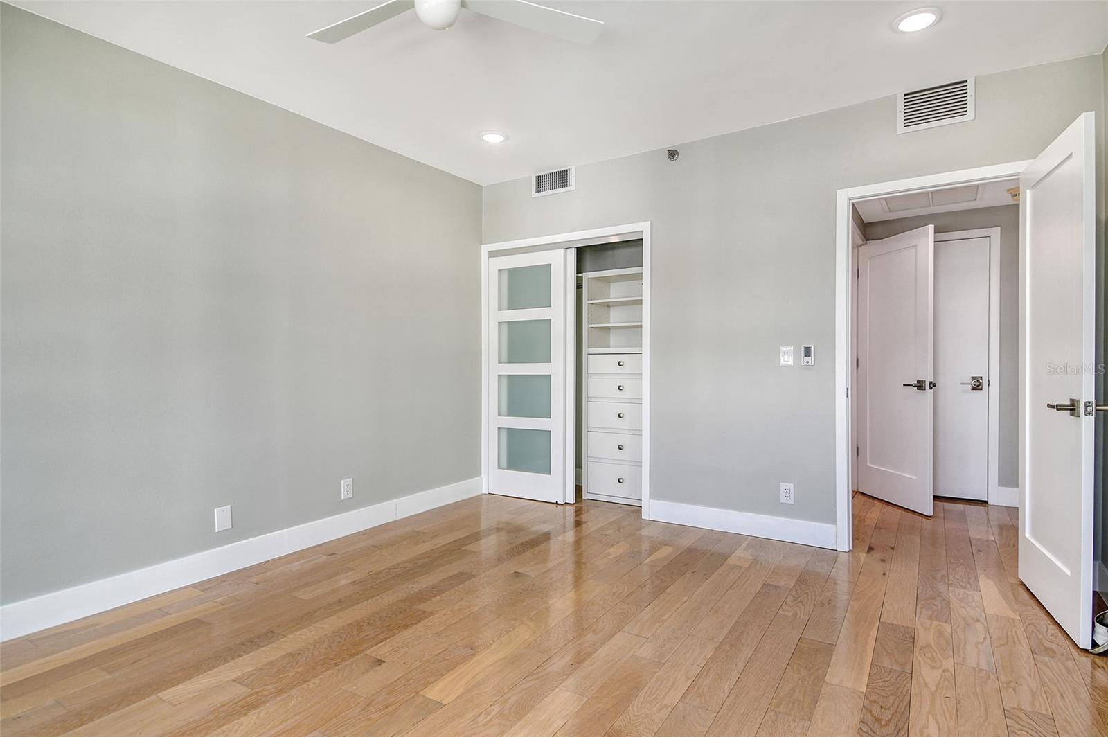 BAY PLAZA - Residential Lease