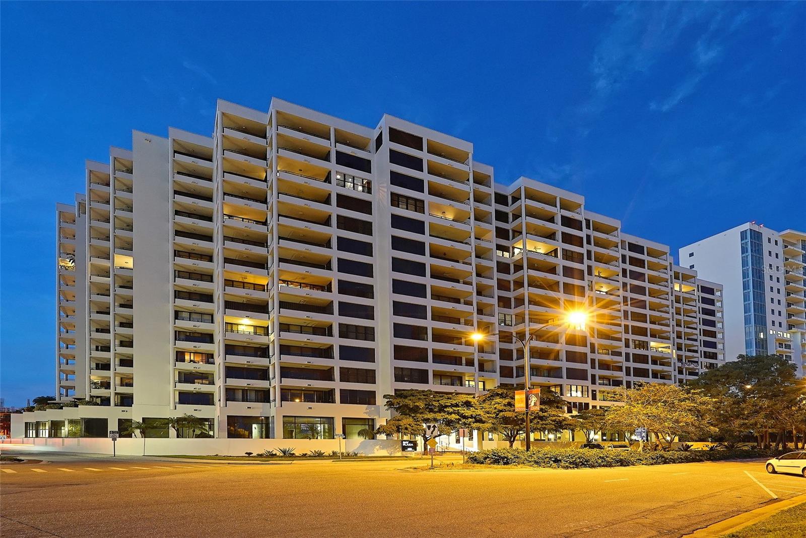 BAY PLAZA - Residential Lease