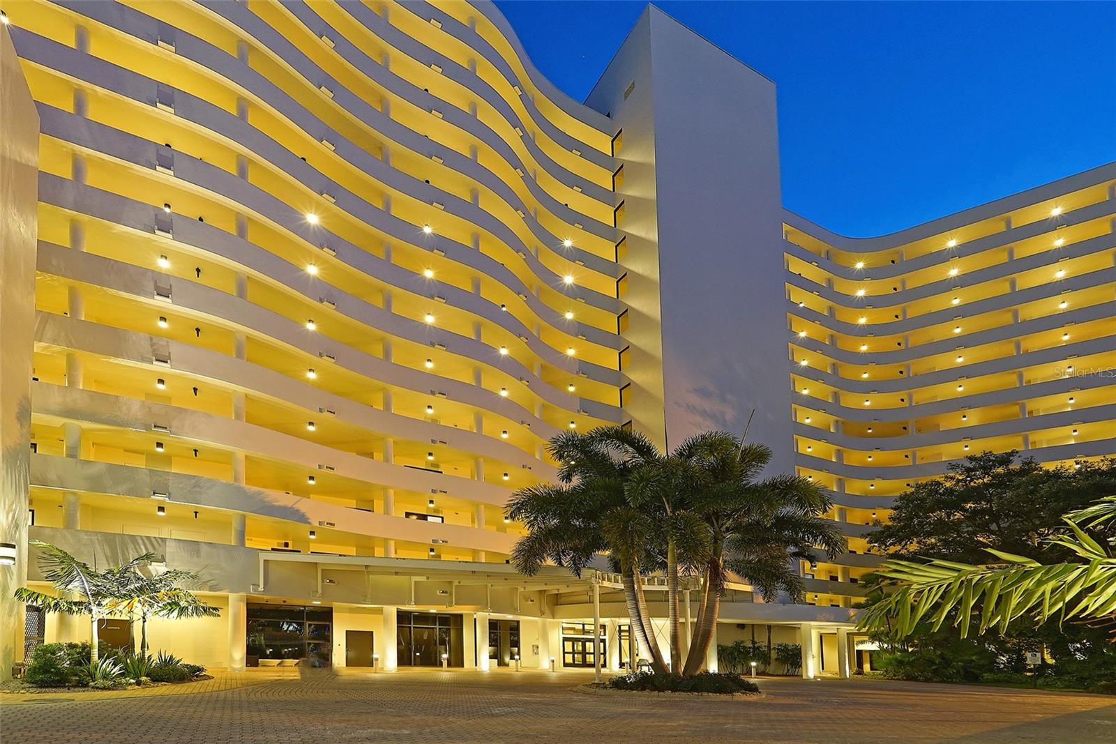 BAY PLAZA - Residential Lease
