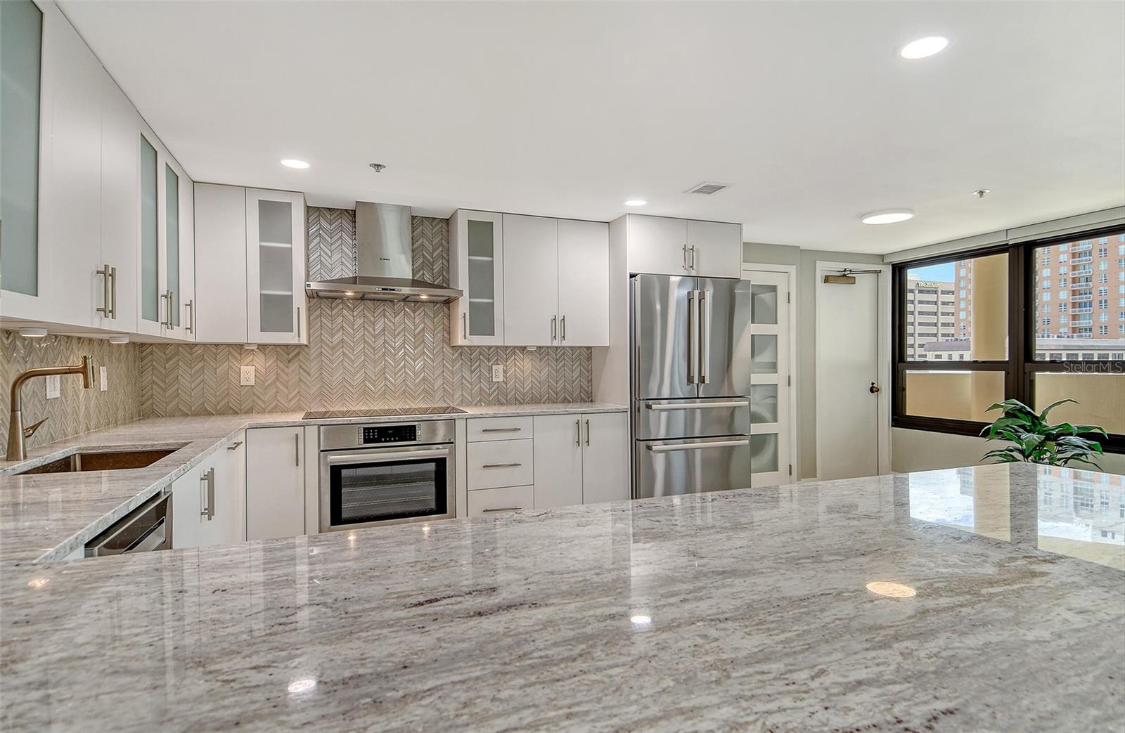 BAY PLAZA - Residential Lease