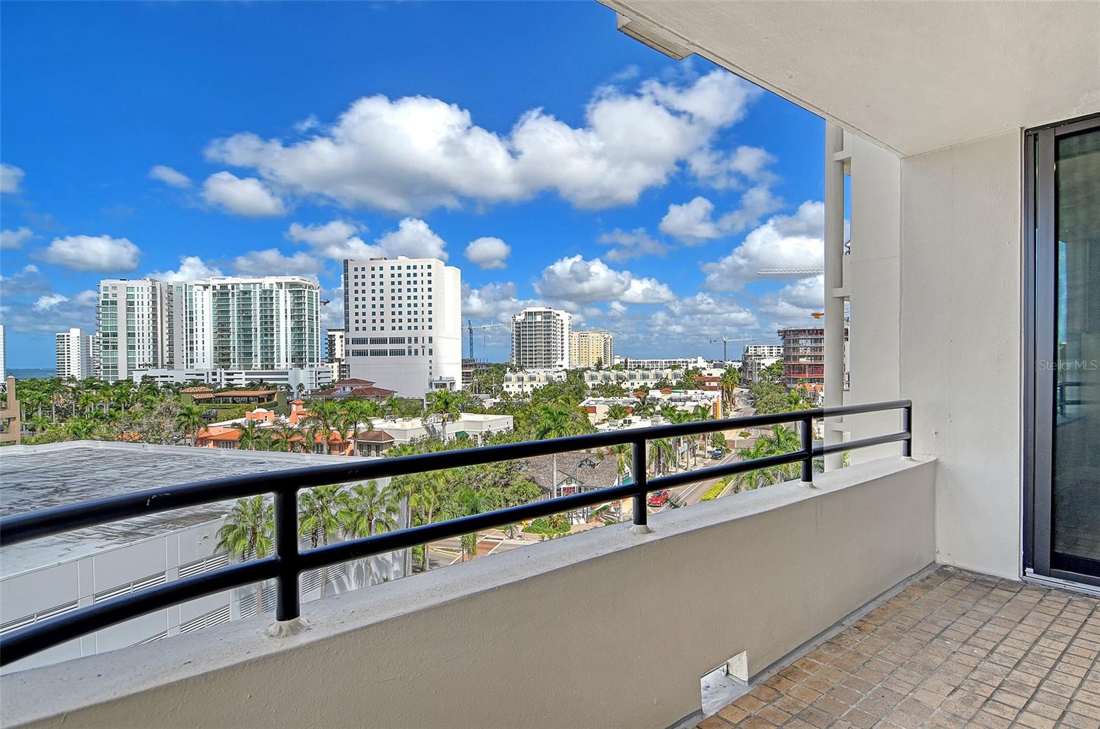 BAY PLAZA - Residential Lease