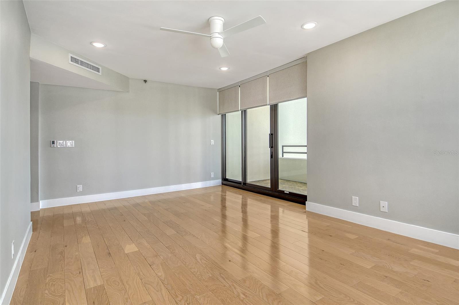 BAY PLAZA - Residential Lease