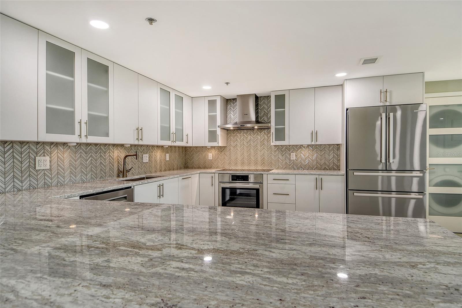 BAY PLAZA - Residential Lease