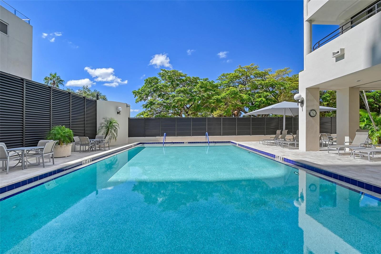 BAY PLAZA - Residential Lease