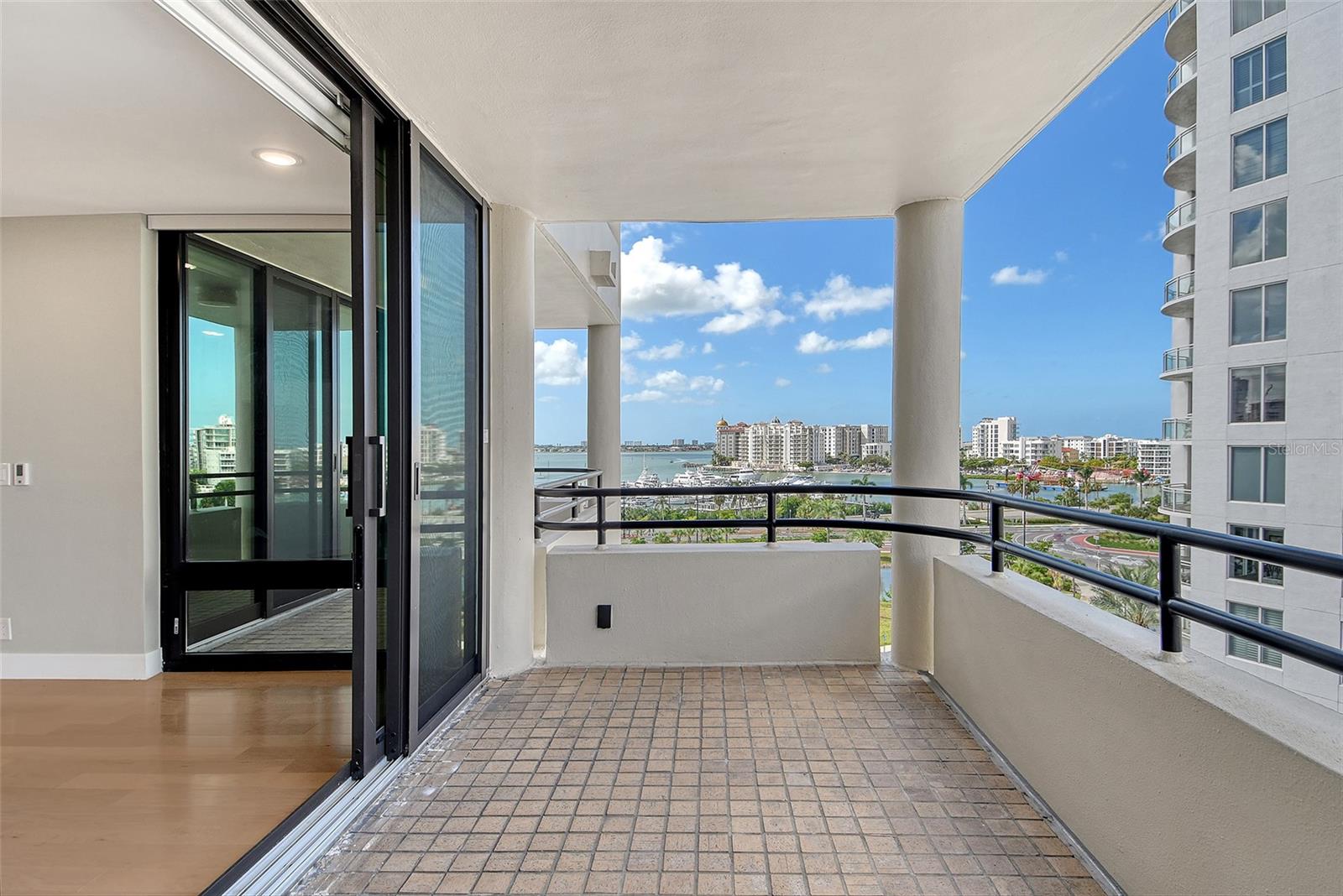 BAY PLAZA - Residential Lease