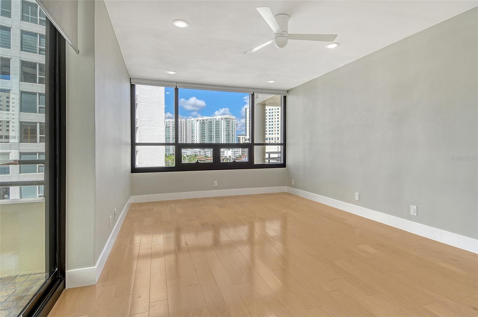 BAY PLAZA - Residential Lease