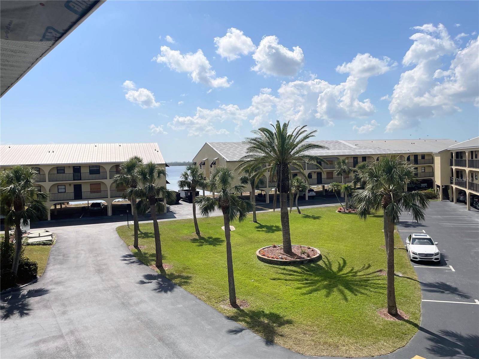 TARPON BAY PH 01 BLDG A - Residential