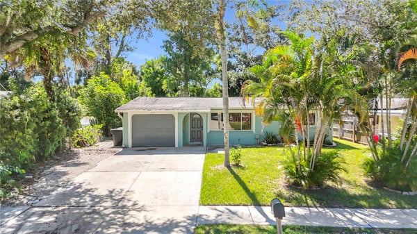 2212 VINSON AVE, SARASOTA, FL 34232 - Image e651116f69dadf8f10ec97af0e05908b/1219087018