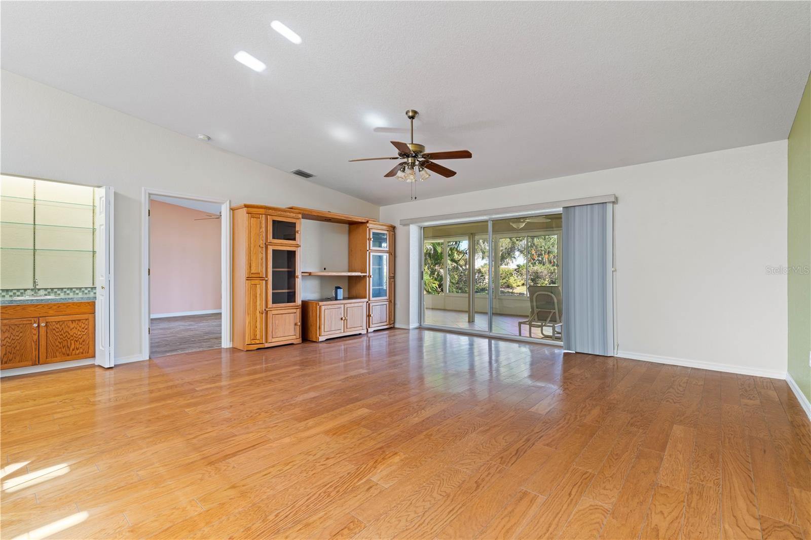 2521 W MARION AVENUE 111