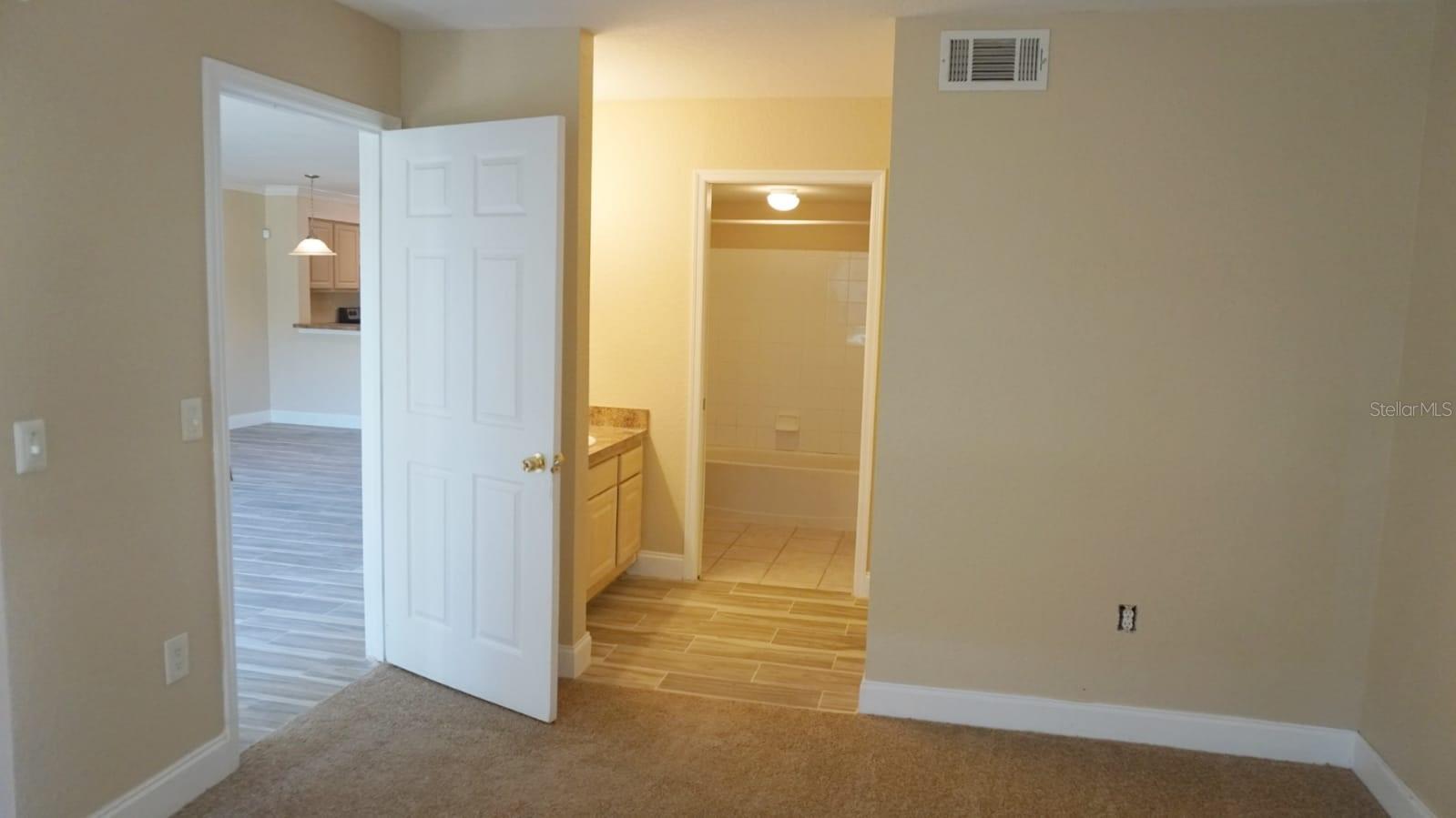 AUDUBON VILLAS AT HUNTERS CREEK CONDO - Residential Lease