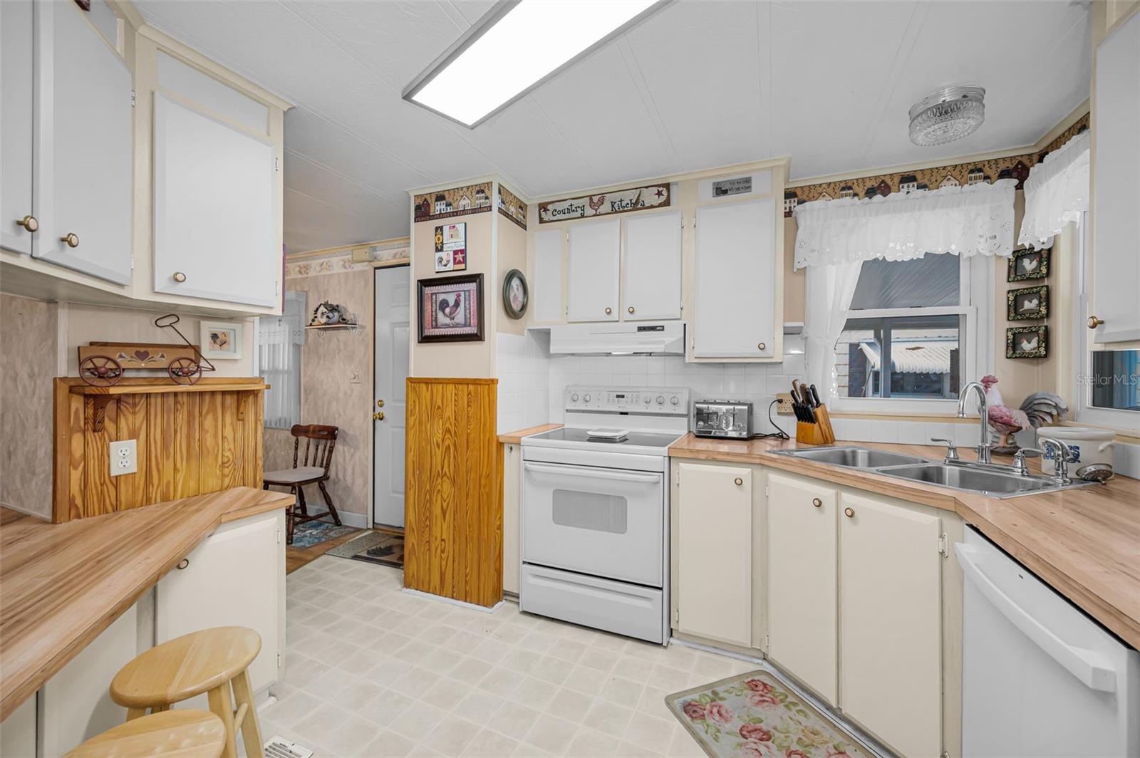 LAKE BETMAR ESTATES - Residential