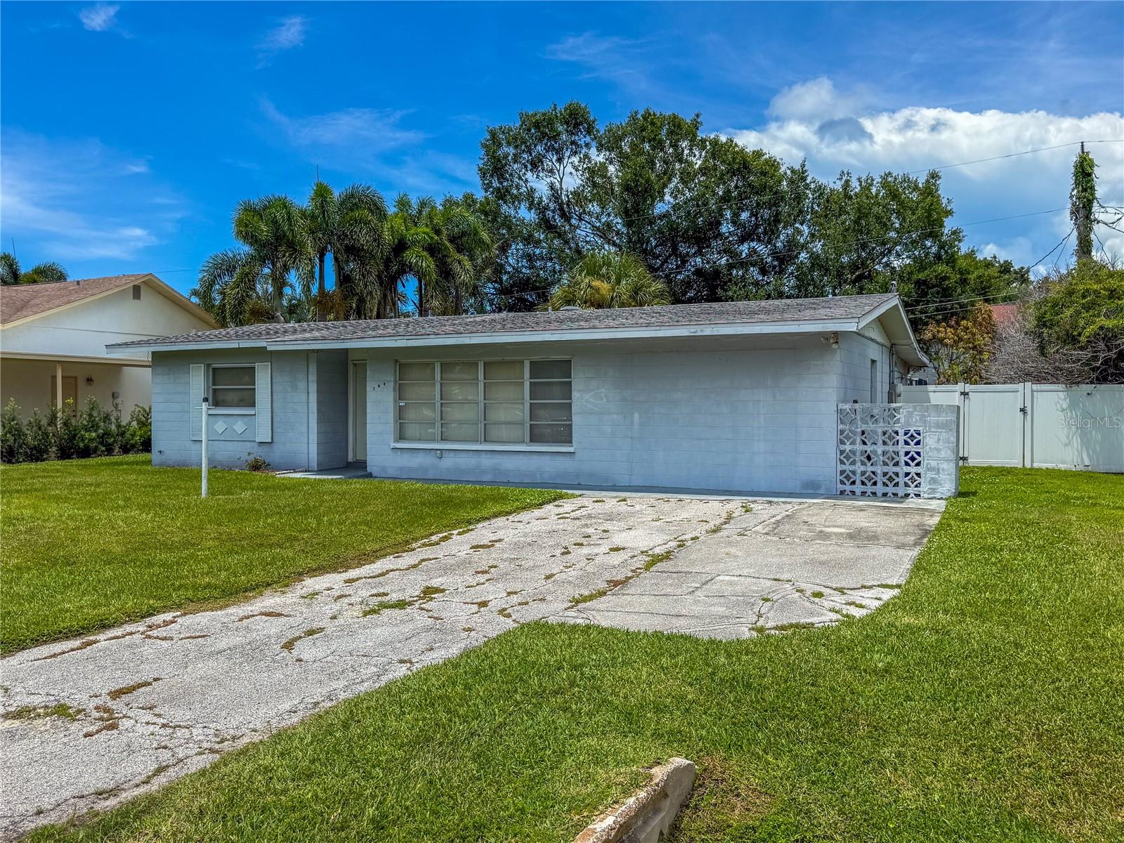 344 51ST STREET COURT W