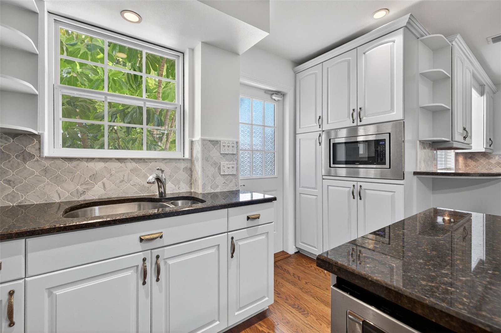 LAGO VISTA - Residential Lease