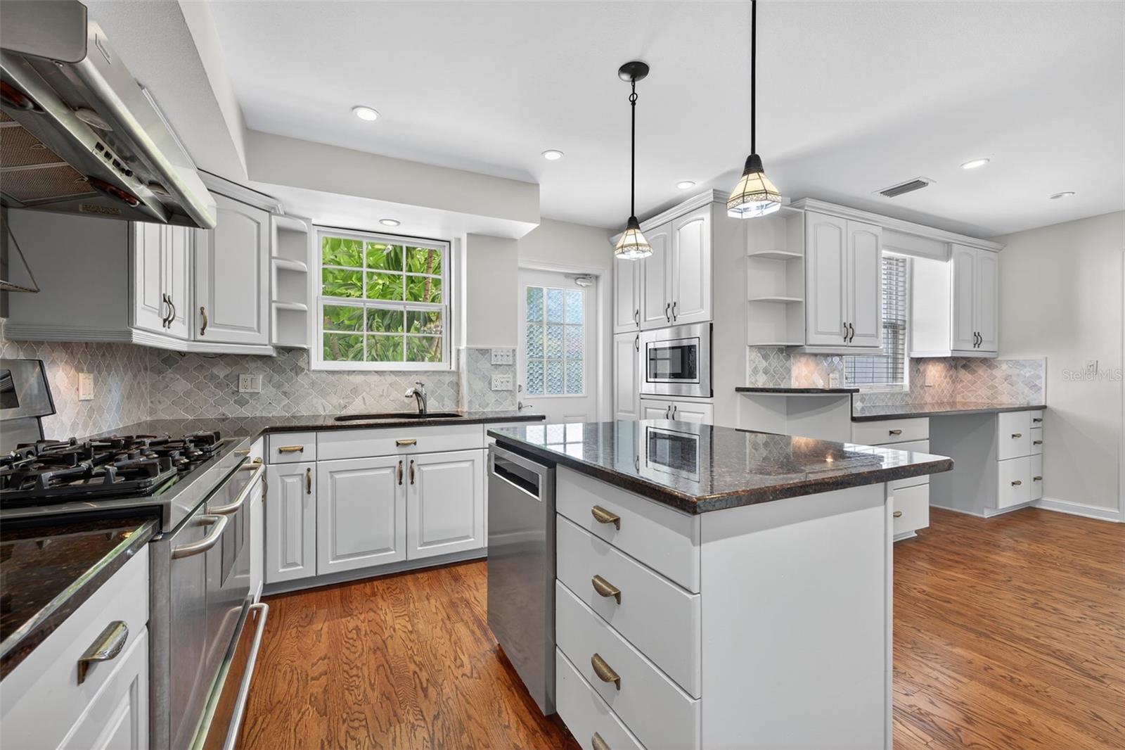 LAGO VISTA - Residential Lease