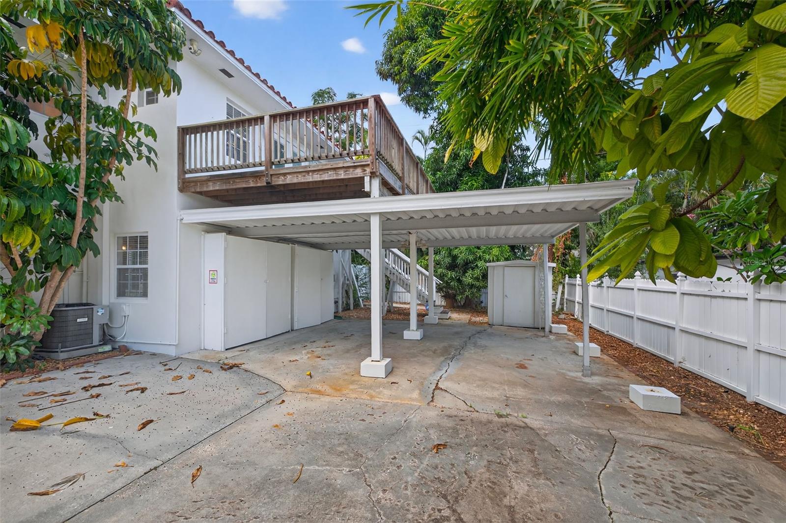 LAGO VISTA - Residential Lease