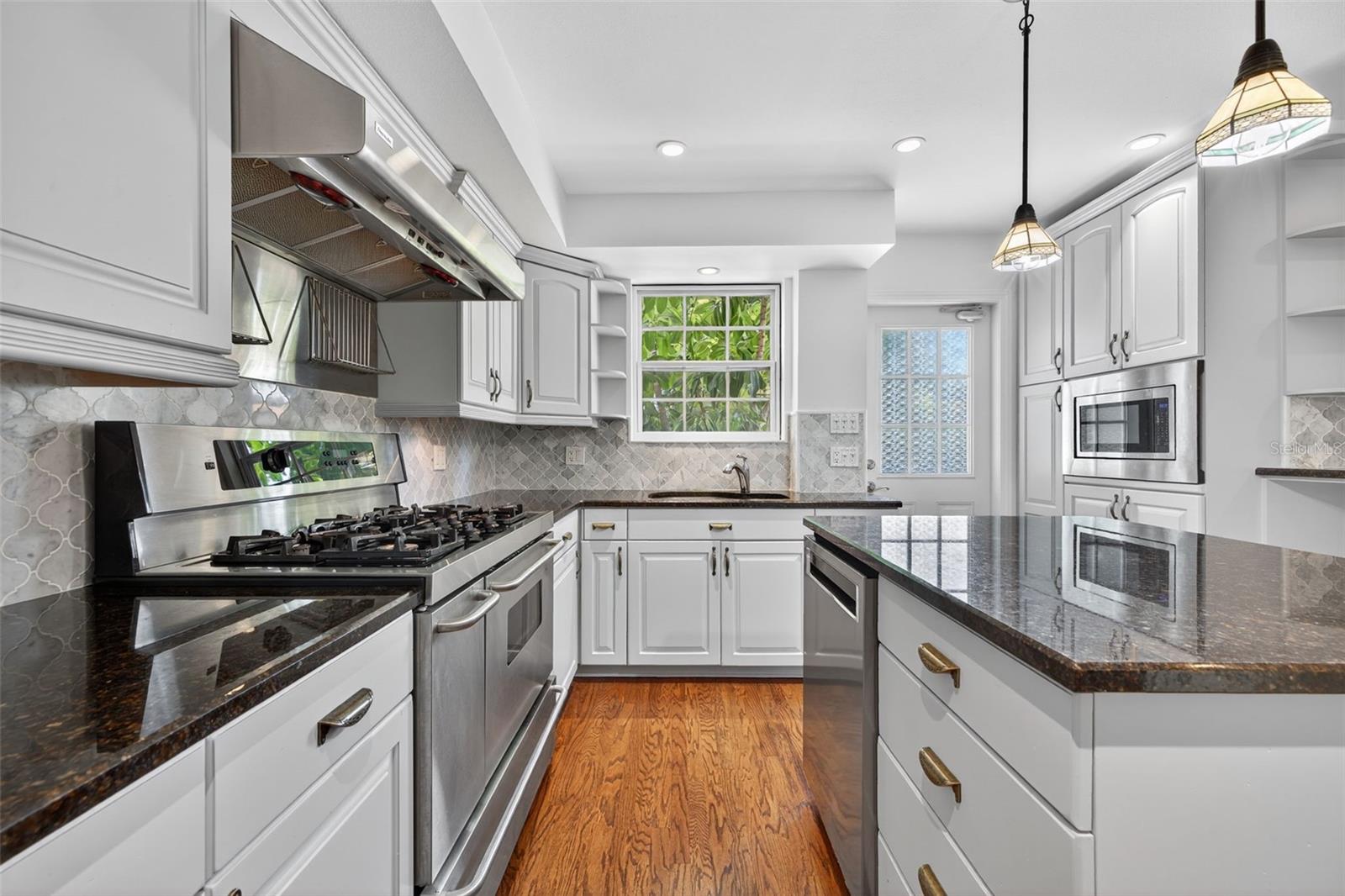 LAGO VISTA - Residential Lease