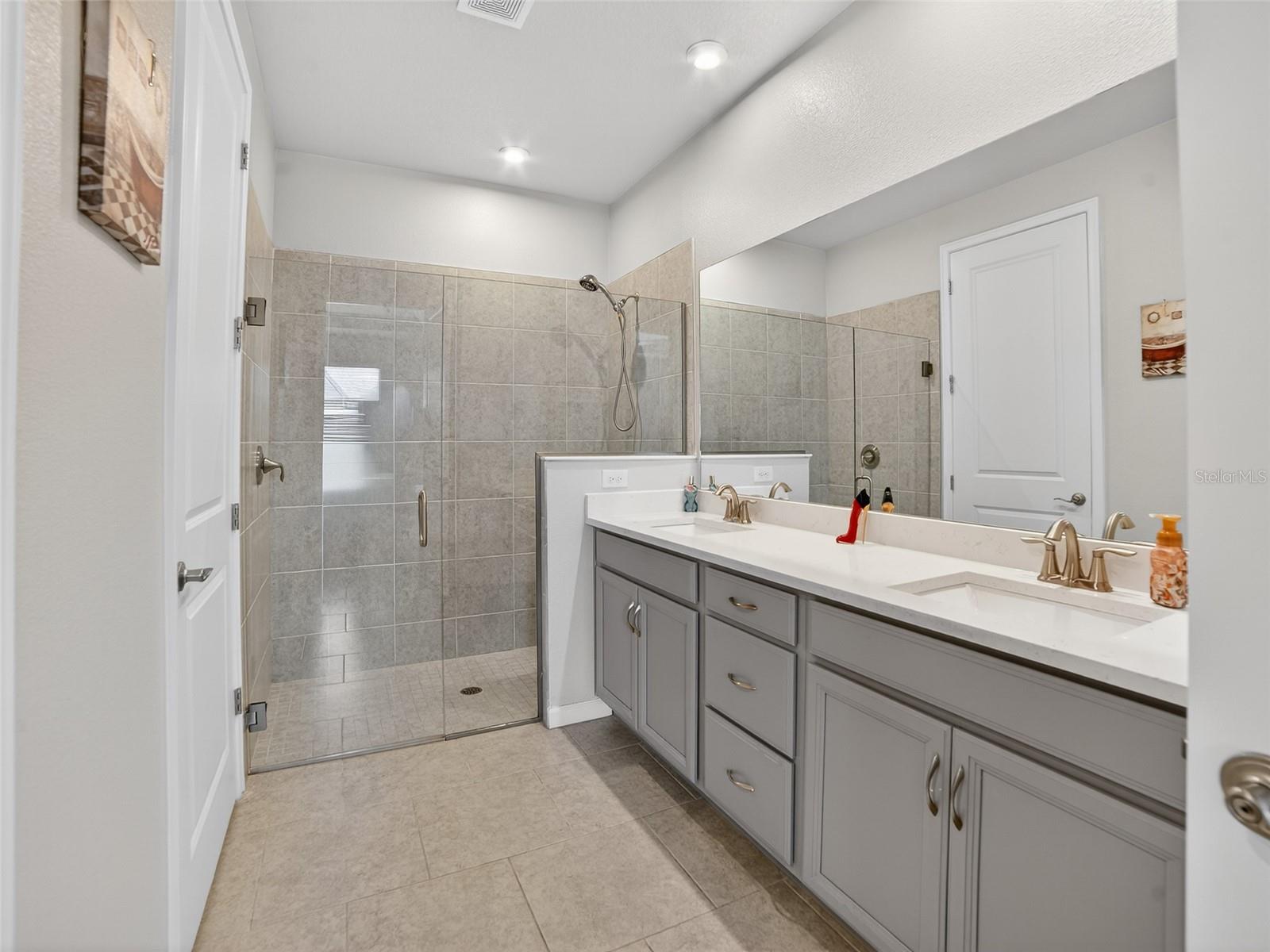 THE PRESERVE AT LA PALOMA - Residential