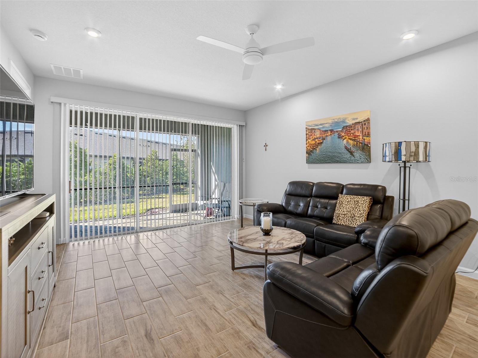 THE PRESERVE AT LA PALOMA - Residential