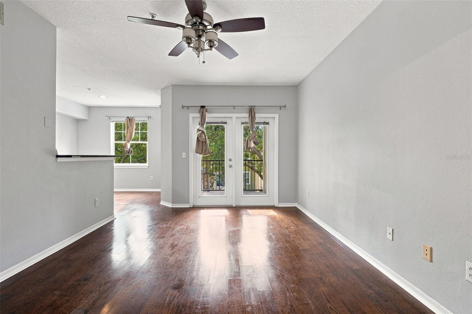 2010 E PALM AVENUE 14320