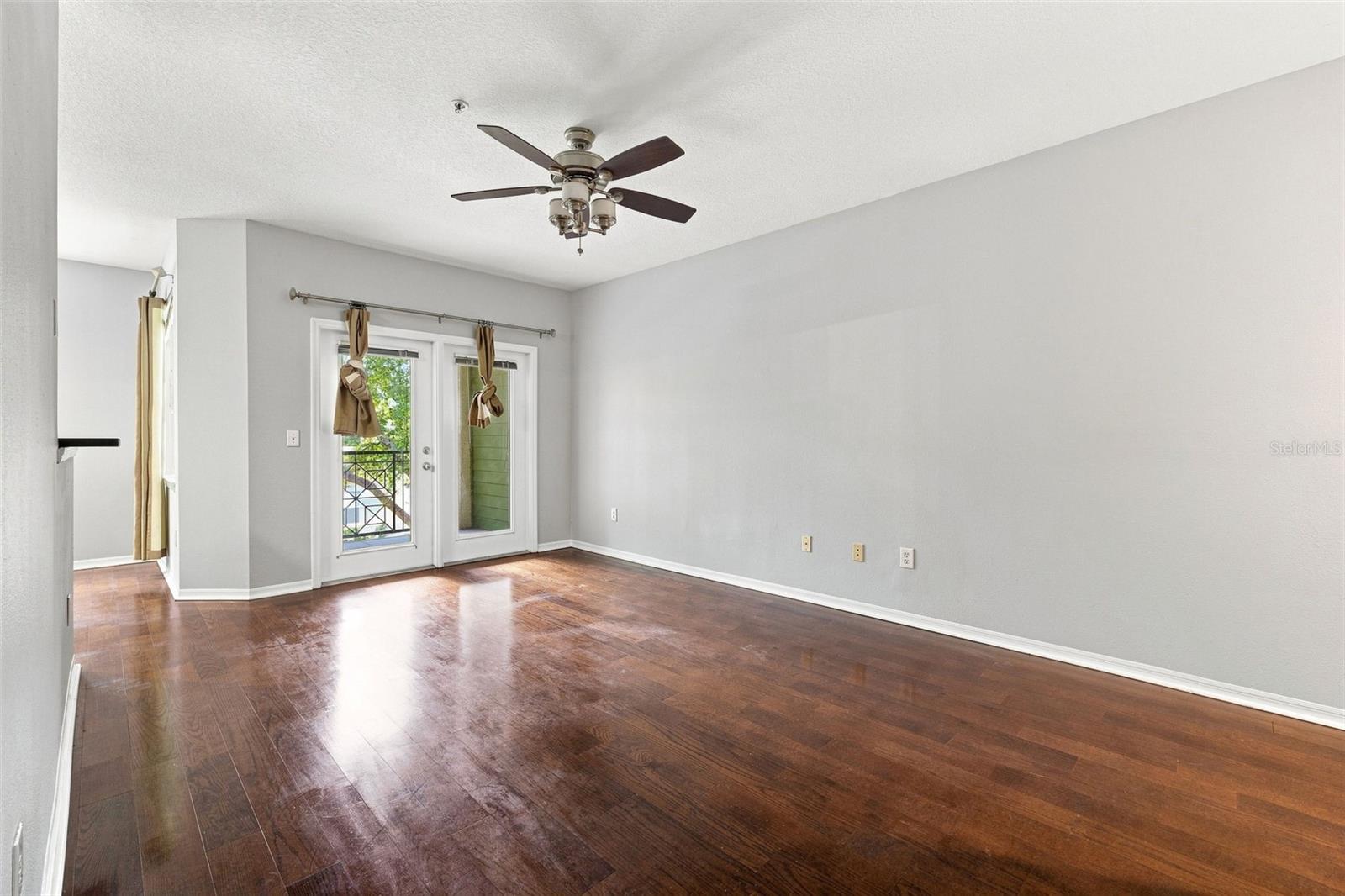 2010 E PALM AVENUE 14320