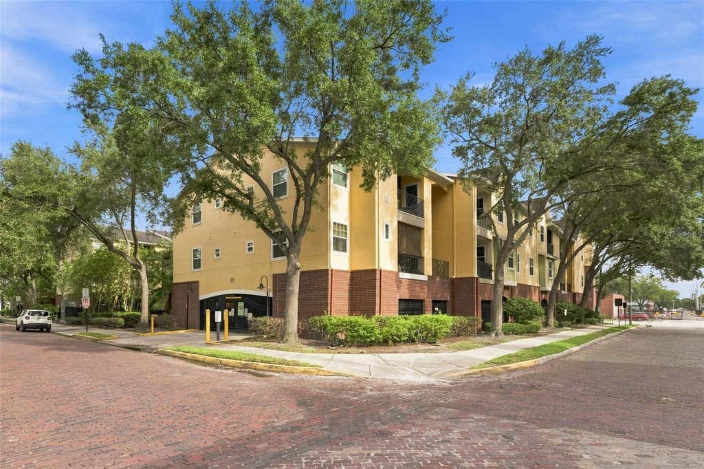 Photo of 2010 E Palm Avenue #14320, Tampa, FL 33605 (MLS # TB8542687)