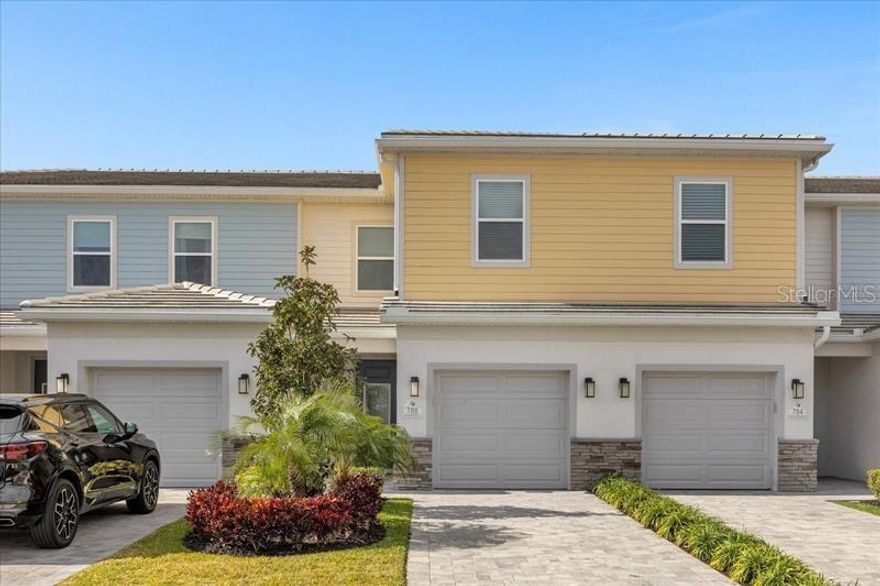 SEASONAL, LONG TERM AND SHORT TERM RENTALS!  Sought after Golf community in Reunion Resort.  Tastefully decorated, just bring your toothbrush and personal belongings.   Access to 10 pool in the resort, dog parks, golf carts allowed.   Three guarded gates for security.  conveniently located near the 429 and I-4.    Ready for your client to occupy.   Please use this link to apply. https://apps.myrental.com/renter/application/#/59YOKTDGDGLT. (copy and paste on browser)