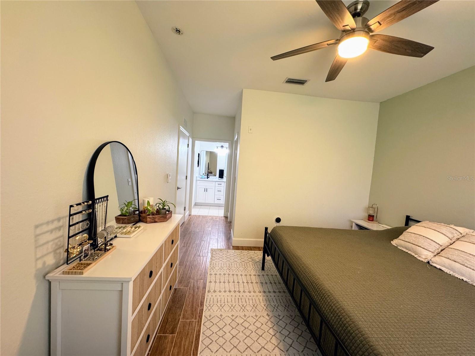 COVE/SIX MILE CYPRESS CONDO - Residential