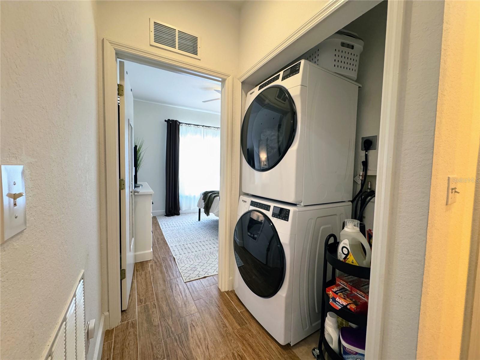 COVE/SIX MILE CYPRESS CONDO - Residential