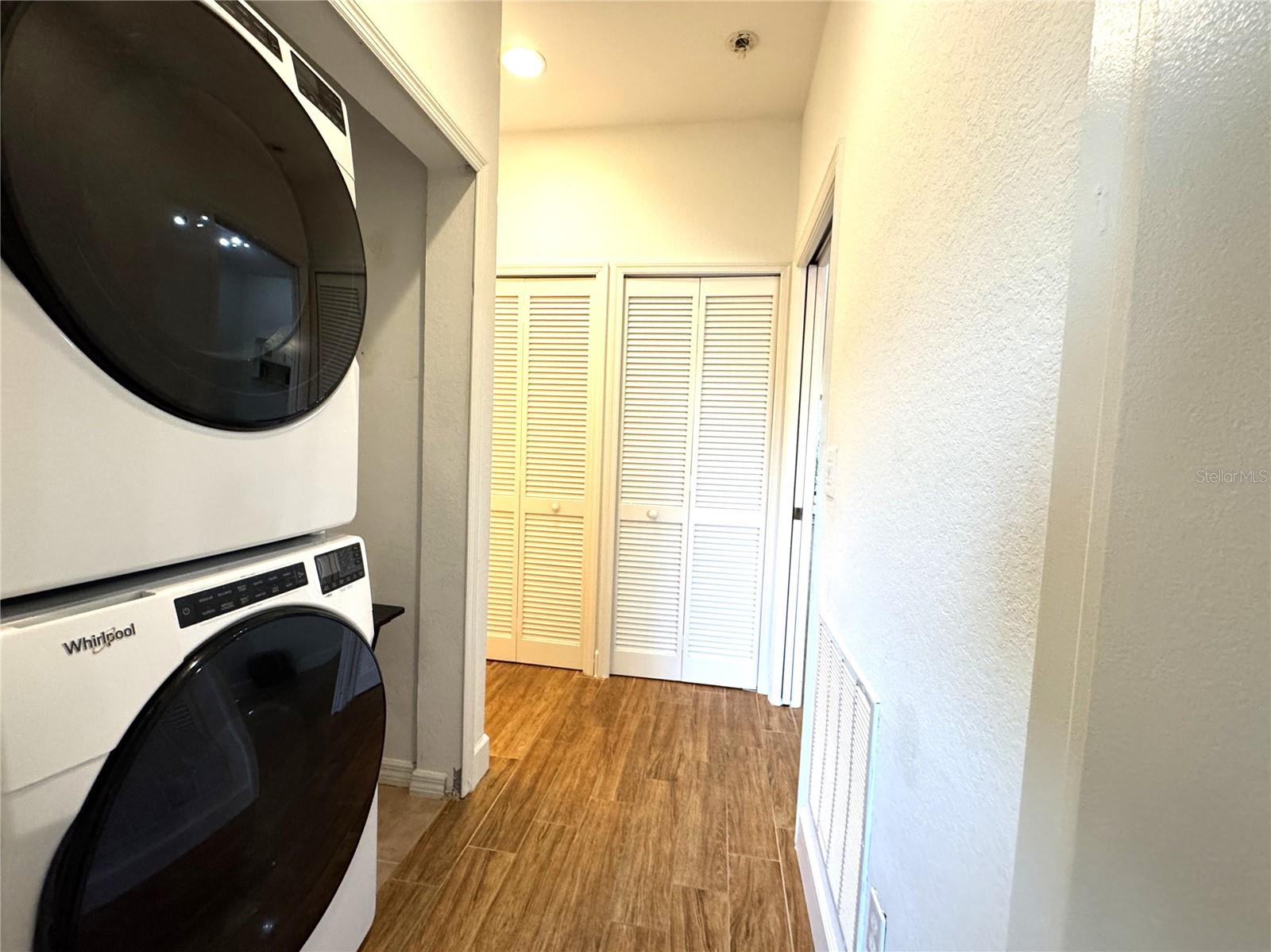 COVE/SIX MILE CYPRESS CONDO - Residential