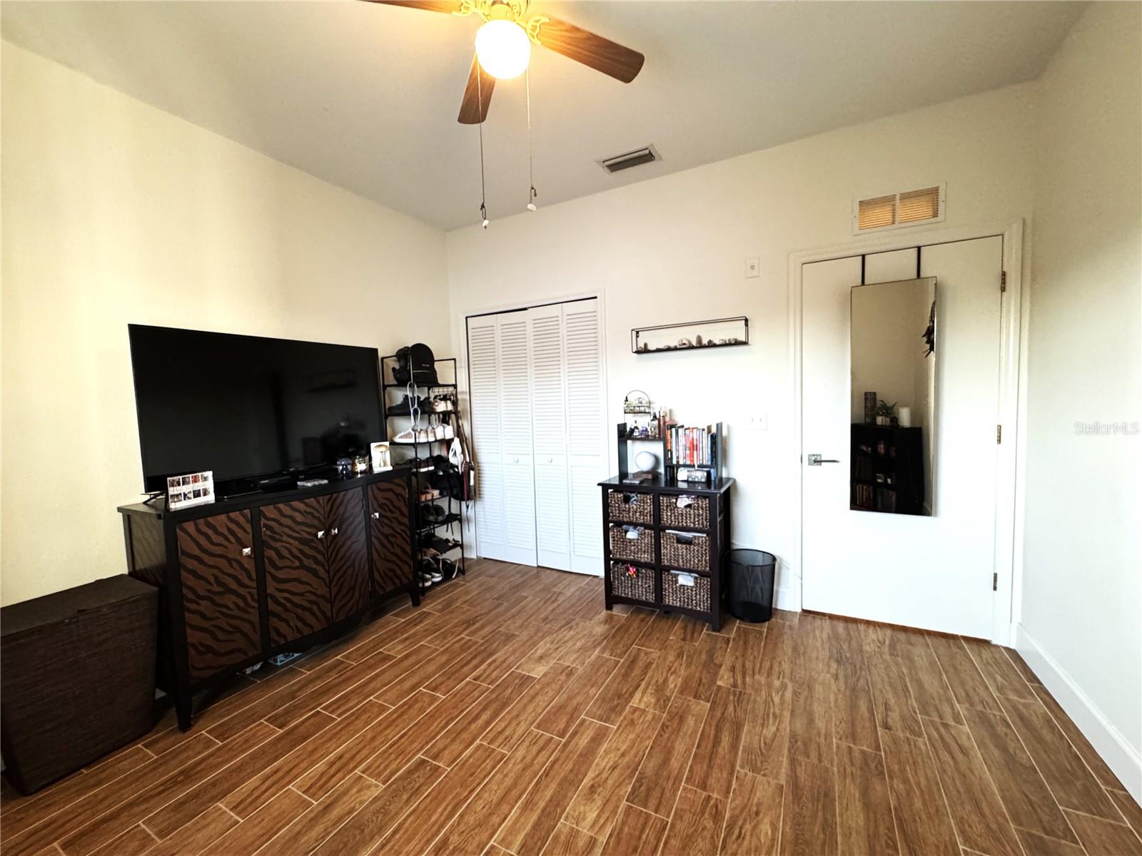 COVE/SIX MILE CYPRESS CONDO - Residential