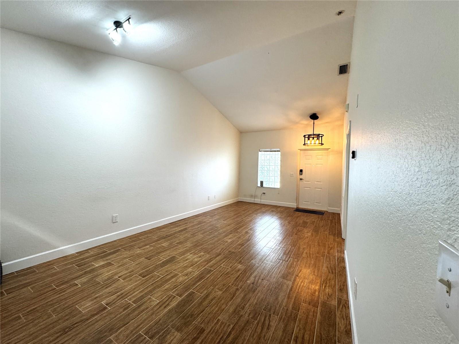 COVE/SIX MILE CYPRESS CONDO - Residential