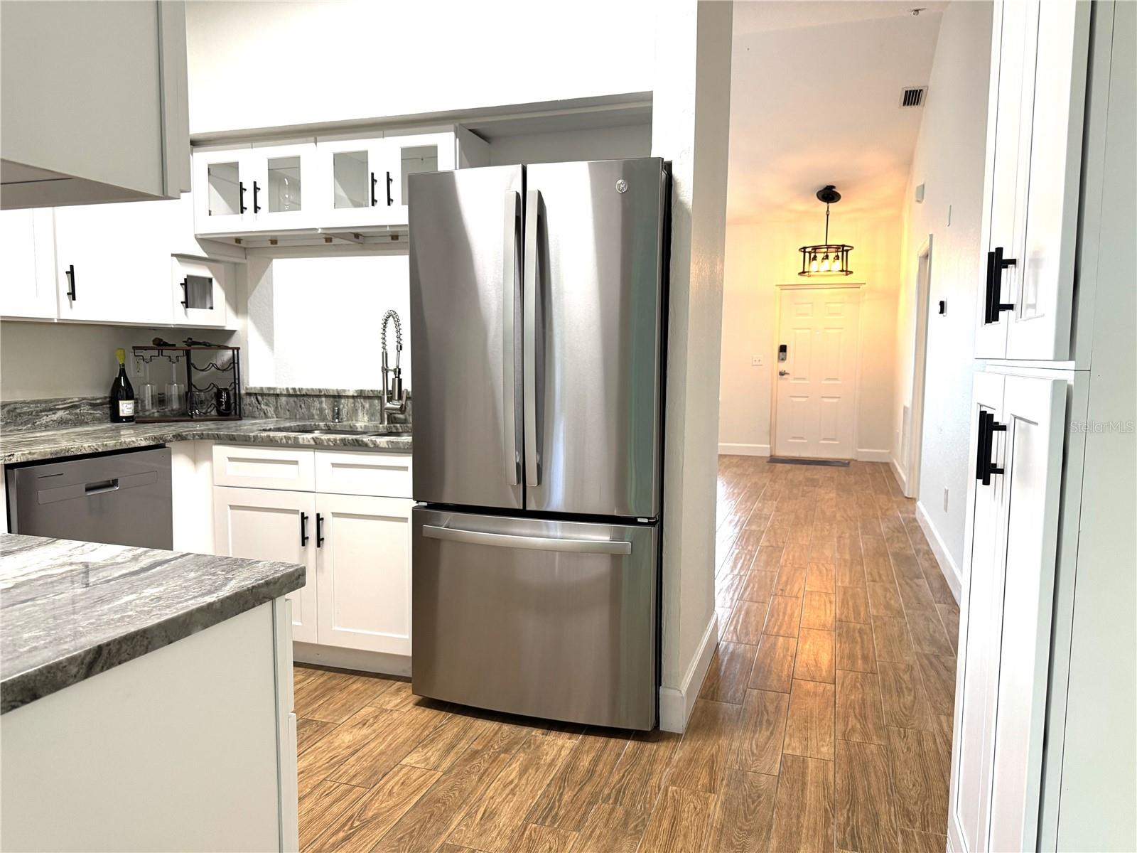 COVE/SIX MILE CYPRESS CONDO - Residential